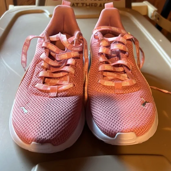 Puma pink soft foam size 6.5 - Picture 2 of 5